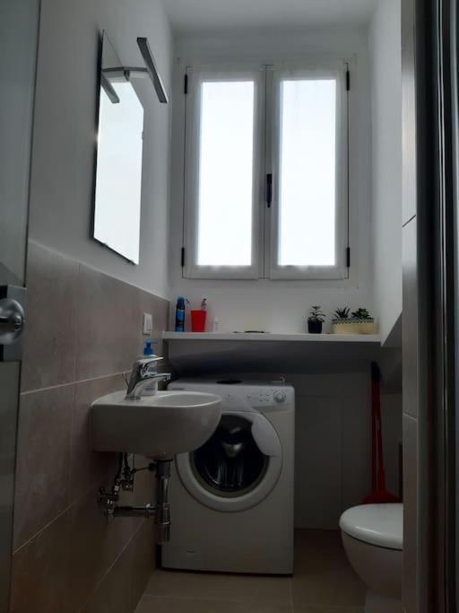 Ferienwohnung La Mansarda Delle Mongolfiere Turin Exterior foto